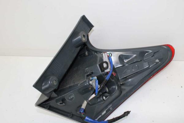 FEU ARRIERE GAUCHE TOYOTA AURIS 5PORTES 2015+ - Vue 2